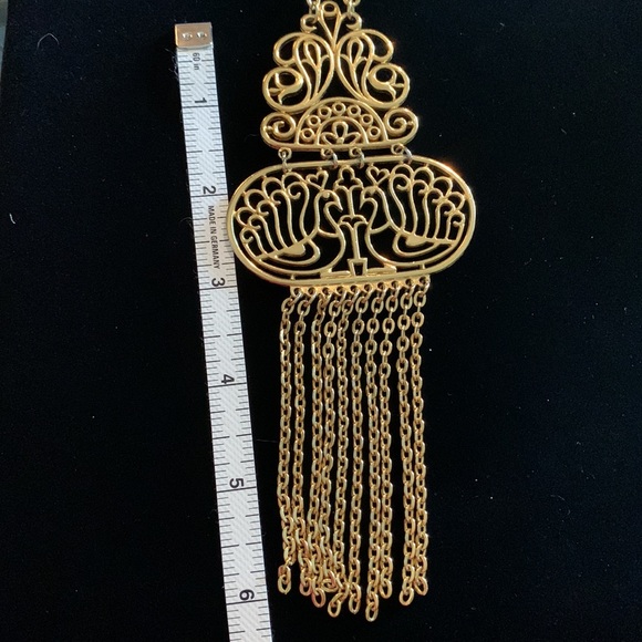 Designers Dream, Vintage Trifari Love Birds with chain fringe, gold tone. - Picture 6 of 16